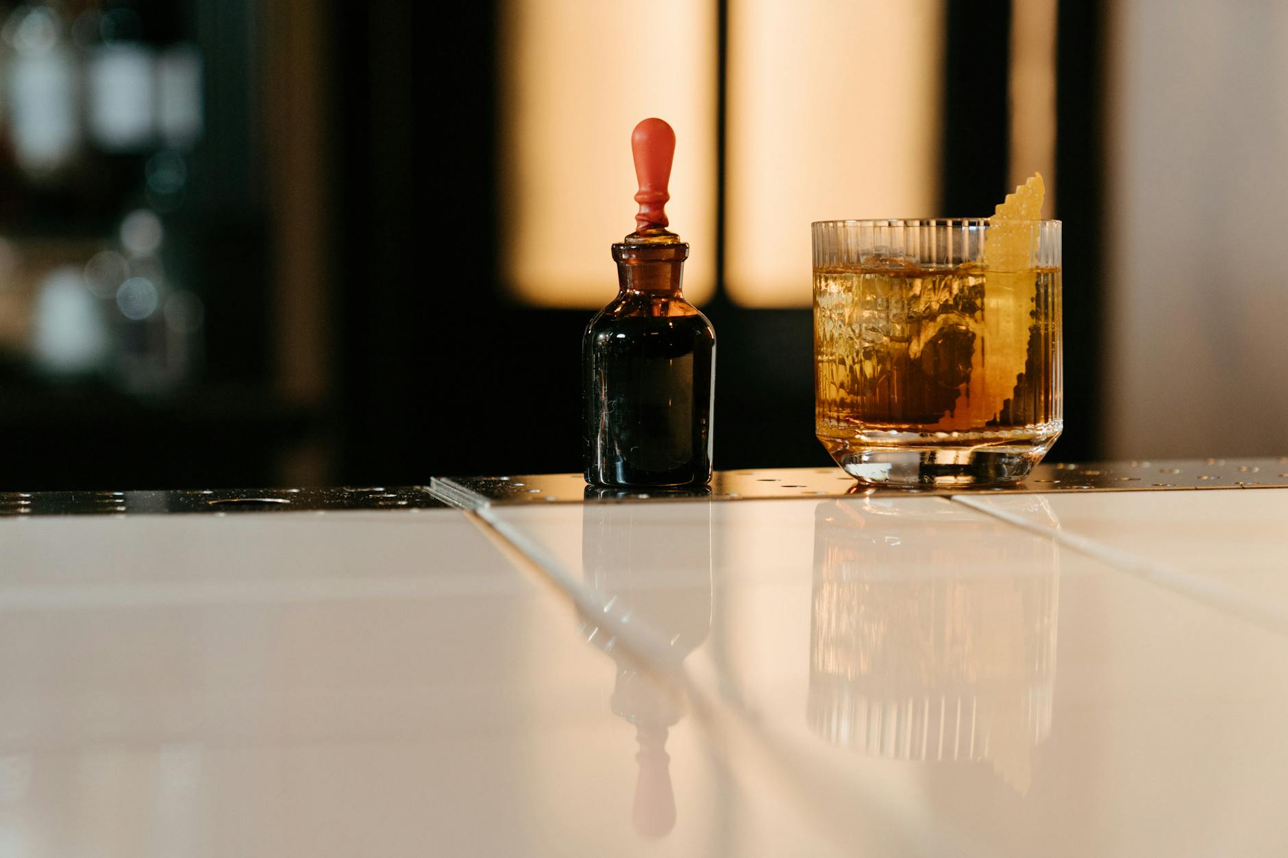 Speakeasy cocktail bar with craft drinks in Lisbon nightlife scene